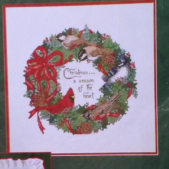 Bucilla Kit 83218 Christmas Wreath 14"x14" NIP - Picture 2 of 6